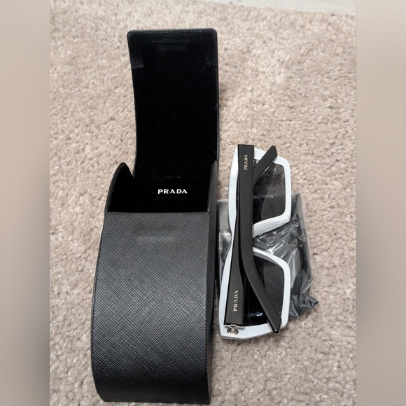 Prada sunglasses, black and white- accessory, Women's, great condition - Picture 8 of 9